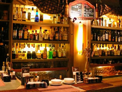 お酒好きな方は、カウンターで