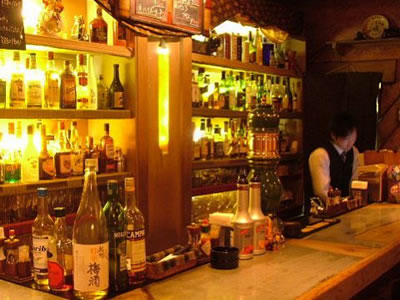 お好みのお酒をバーテンがお作りします。